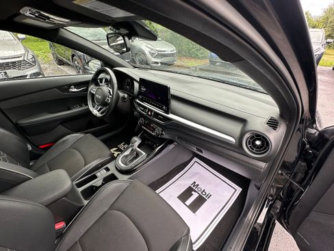 Used 2022 Kia Forte GT-Line w/ GT-Line Premium Package image 20
