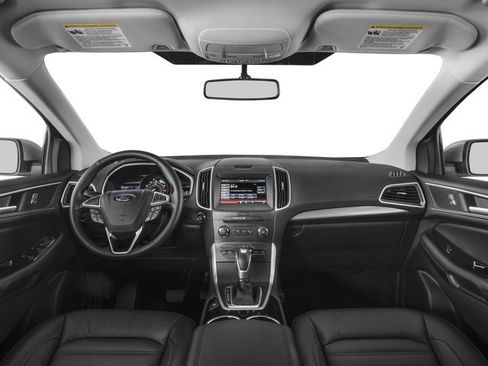 Used 2018 Ford Edge Titanium w/ Technology Package FWD image 11