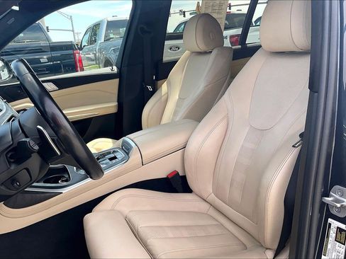 Used 2022 BMW X7 xDrive40i w/ M Sport Package AWD/4WD image 24