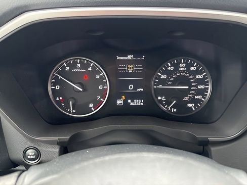 Used 2025 Subaru Ascent Premium image 10