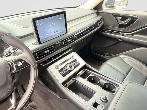 Used 2023 Lincoln Aviator AWD w/ Premium Package image 29