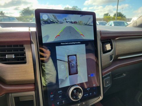 Used 2022 Ford Expedition Limited image 23