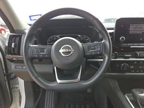 Used 2024 Nissan Pathfinder SV image 10