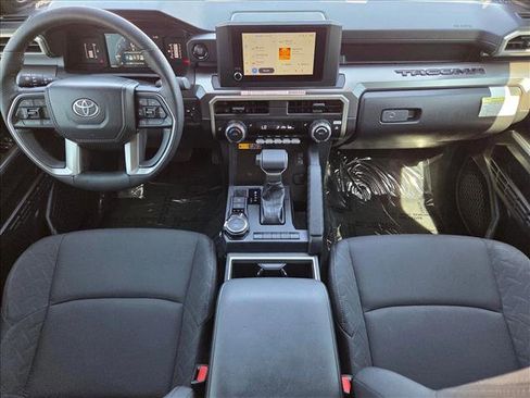 Certified 2025 Toyota Tacoma SR5 AWD/4WD image 16