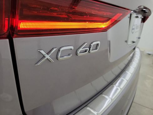 New 2026 Volvo XC60 B5 Ultra w/ Protection Package Premier AWD/4WD image 9