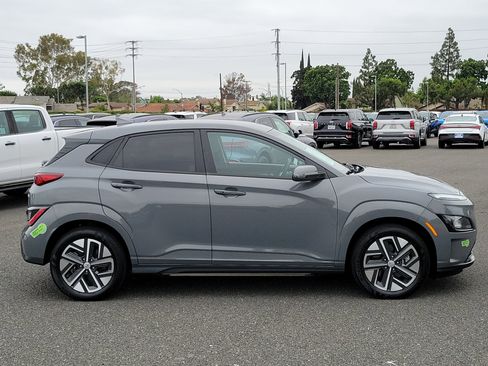Used 2023 Hyundai Kona SE FWD image 5