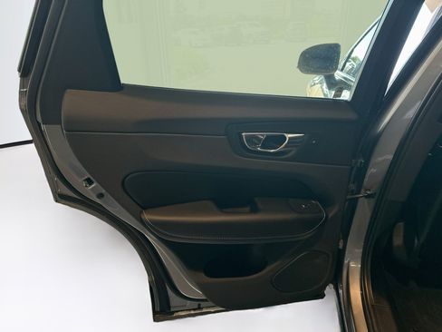 Used 2019 Volvo XC60 T6 Inscription w/ Protection Package Premier AWD/4WD image 28