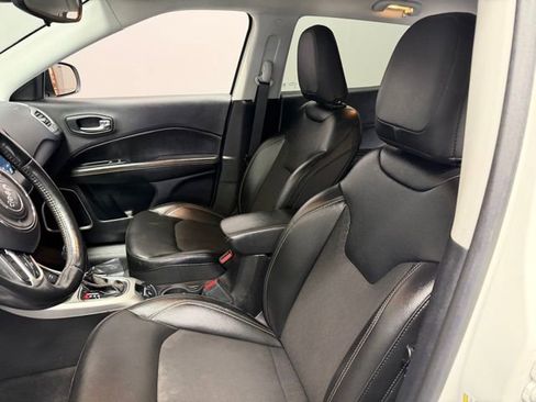 Used 2020 Jeep Compass Latitude w/ Cold Weather Group AWD/4WD image 16