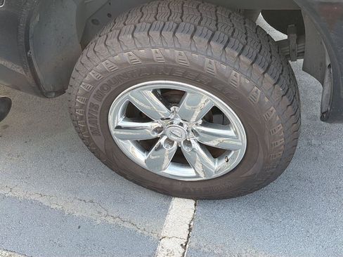 Used 2013 Nissan Titan SV AWD/4WD image 10