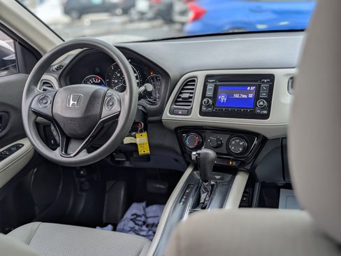 Used 2021 Honda HR-V LX image 14