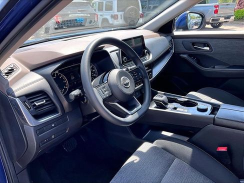 Used 2023 Nissan Rogue SV AWD/4WD image 8