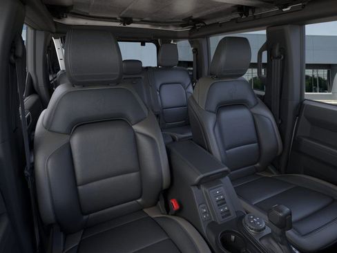 New 2025 Ford Bronco Outer Banks w/ Sasquatch Package image 10