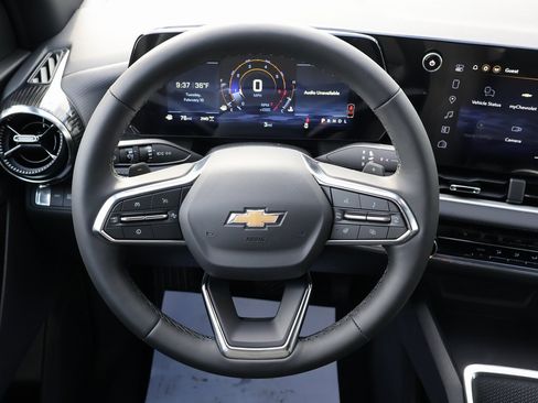 New 2026 Chevrolet Equinox LT w/ LPO, Floor Liner Package image 14