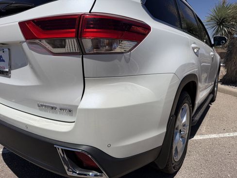 Used 2017 Toyota Highlander Limited AWD/4WD image 13
