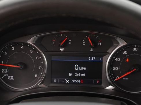 Used 2024 GMC Terrain SLT image 32