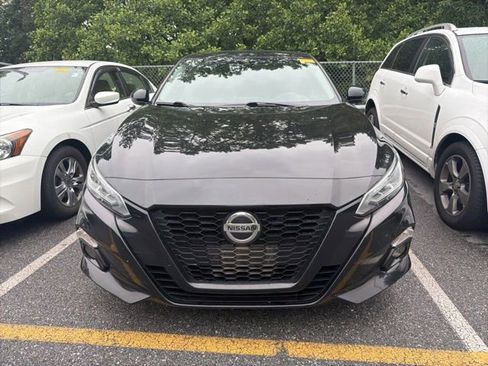 Used 2022 Nissan Altima 2.5 SR w/ Midnight Edition Package AWD/4WD image 2
