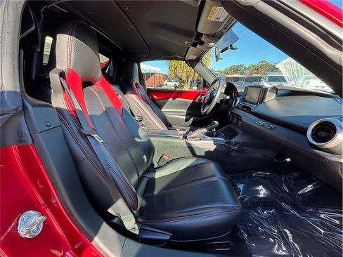 Used 2017 MAZDA MX-5 Miata RF Club image 32