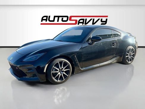 Used 2023 Toyota GR86 w/ ALL Weather Mat Package (TMS) RWD image 3