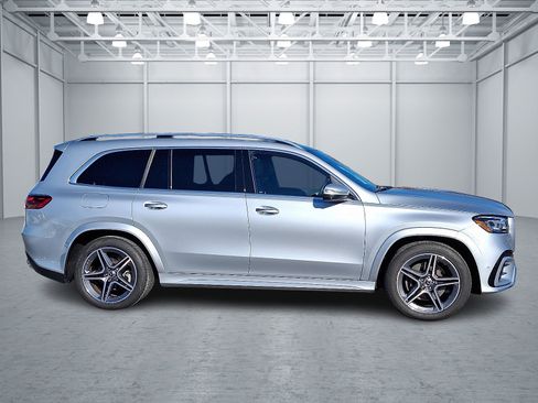 Certified 2025 Mercedes-Benz GLS 450 4MATIC image 7