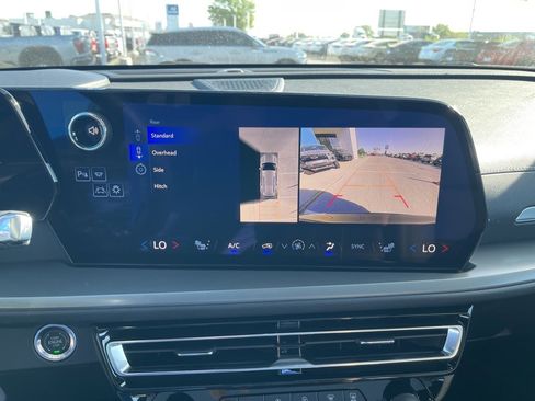 New 2025 Chevrolet Traverse LT w/ Enhanced Driving Package image 32