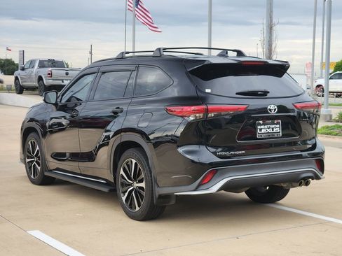 Used 2021 Toyota Highlander XSE FWD image 5