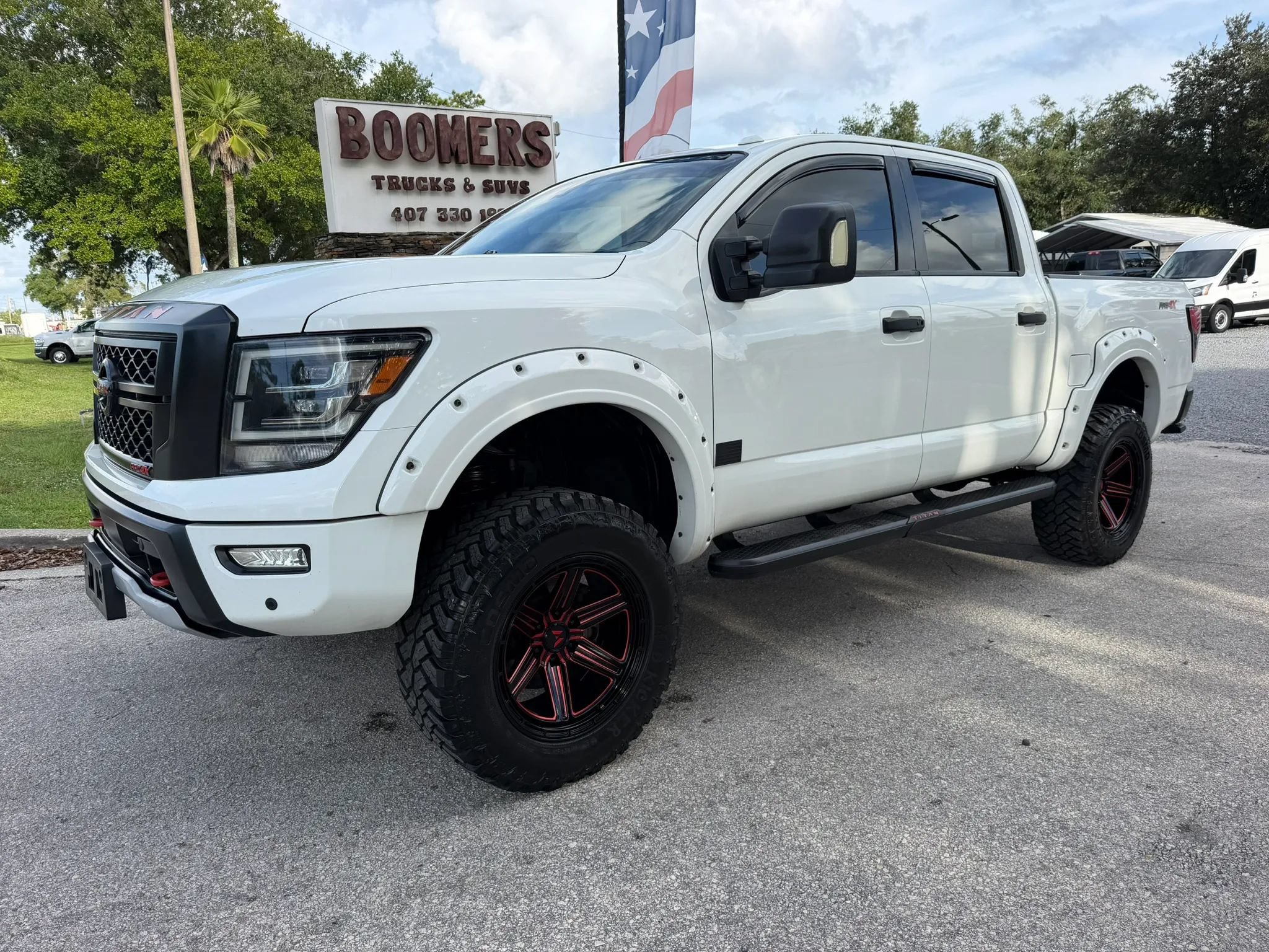 Used 2020 Nissan Titan PRO-4X w/ Pro-4x Convenience Package AWD/4WD image 1