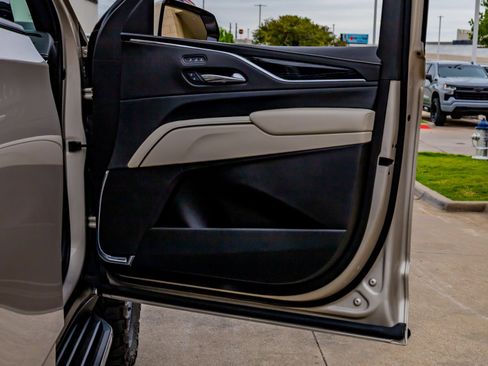 Used 2021 Cadillac Escalade Sport AWD/4WD image 37
