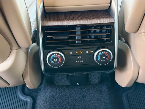 New 2025 Land Rover Range Rover SE image 19