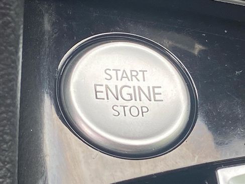 Used 2023 Volkswagen Taos S image 17