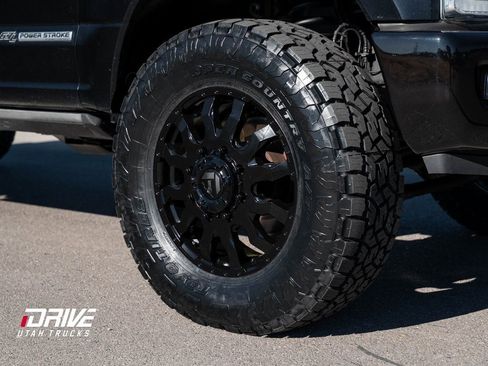 Used 2019 Ford F350 Limited image 9