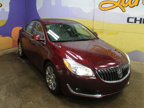 Used 2017 Buick Regal Premium w/ Driver Confidence Package #1 FWD image 2