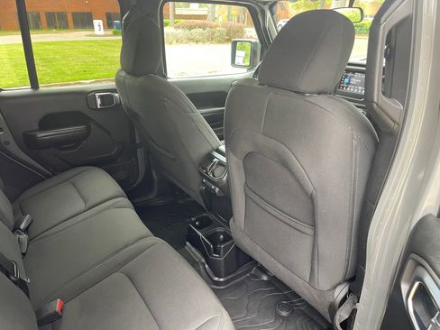 Used 2021 Jeep Wrangler Unlimited Sport image 14