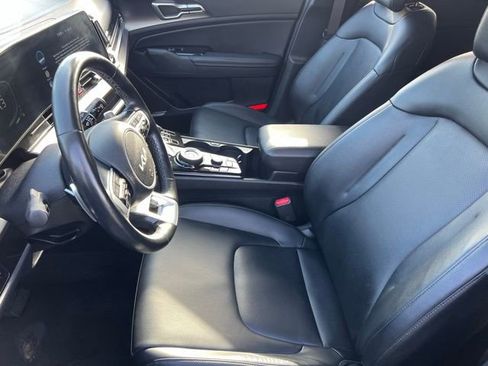 Used 2023 Kia Sportage EX image 11