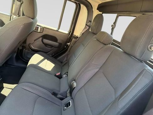 Used 2022 Jeep Gladiator Sport AWD/4WD image 15