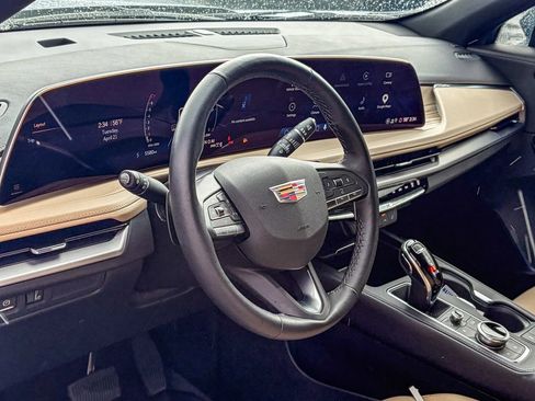 Used 2025 Cadillac XT4 Premium Luxury w/ Cold Weather Package AWD/4WD image 8