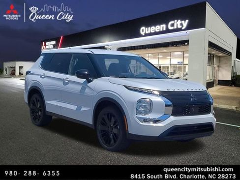 New 2026 Mitsubishi Outlander LE FWD image 1