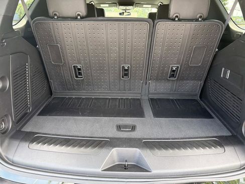 Certified 2025 Chevrolet Tahoe LT RWD image 19