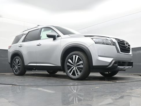 New 2025 Nissan Pathfinder Platinum image 24