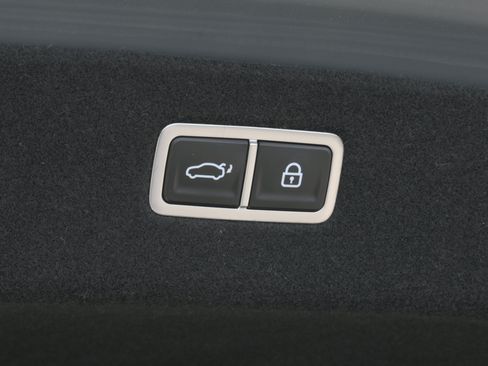 Used 2023 Genesis G90 3.5T AWD/4WD image 41
