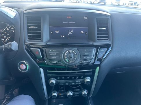 Used 2017 Nissan Pathfinder S AWD/4WD image 14