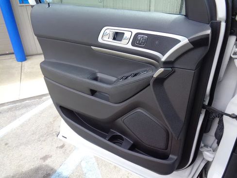 Used 2015 Ford Explorer Sport w/ Equipment Group 401A AWD/4WD image 18
