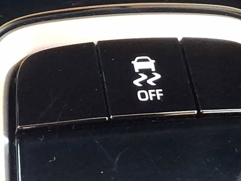 Certified 2024 Toyota Corolla LE image 25