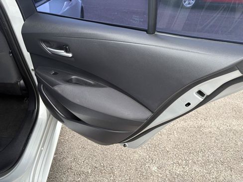 Used 2021 Toyota Corolla LE FWD image 14
