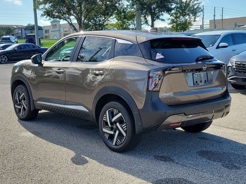 Certified 2025 Nissan Kicks SV w/ Charging Package FWD image 7