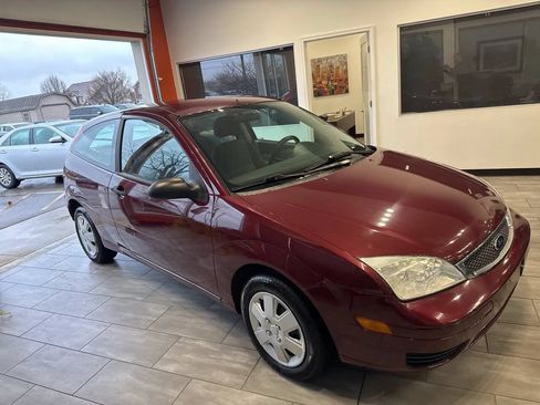 Used 2007 Ford Focus SES FWD image 4