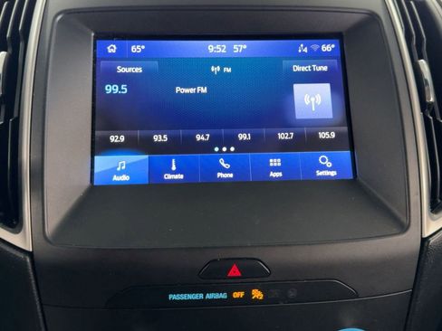 Used 2020 Ford Edge SEL image 22