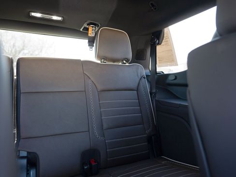 Used 2026 GMC Yukon Denali Ultimate image 9