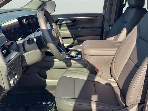 New 2026 Chevrolet Suburban LT w/ Comfort Package image 24
