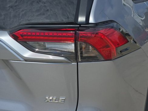 Used 2022 Toyota RAV4 XLE w/ Convenience Package FWD image 25