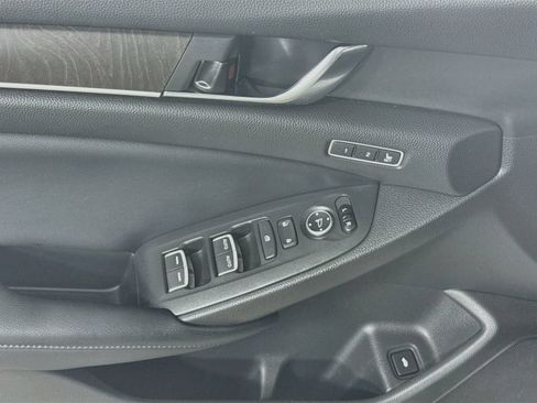 Used 2018 Honda Accord EX-L image 11